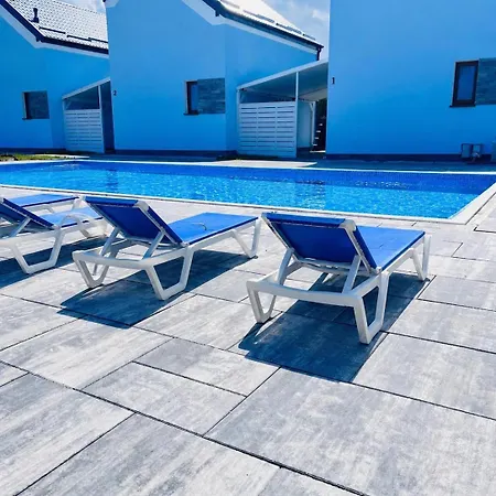 Venus Z Basenem Lodge