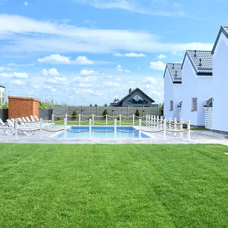 Venus Z Basenem Lodge *